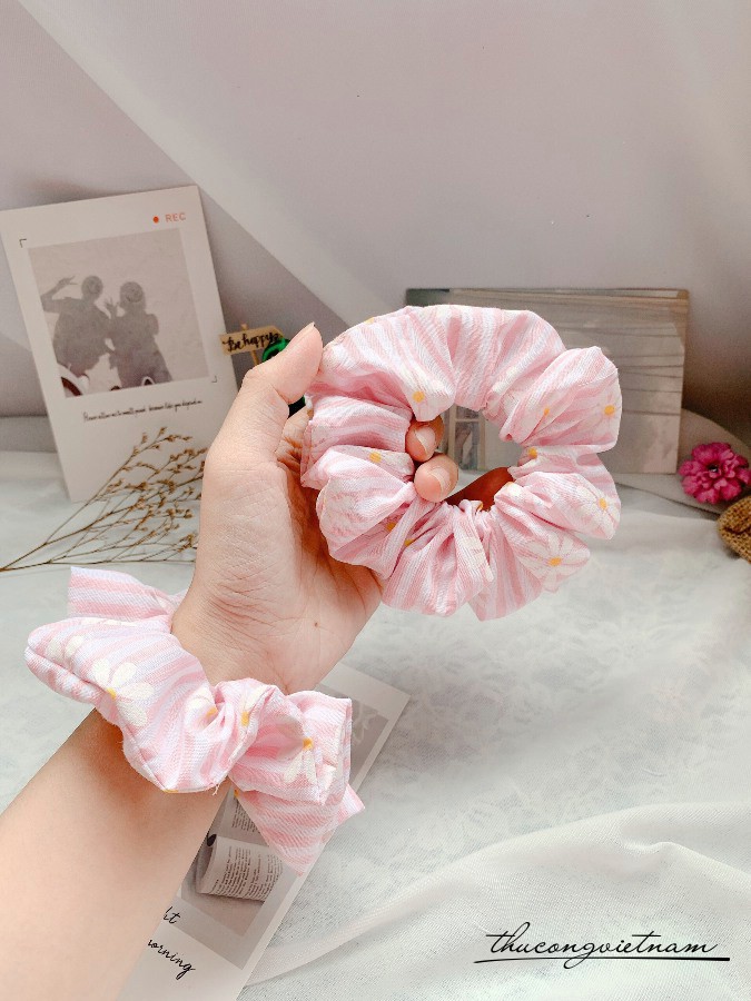 cột tóc Scrunchies Daisy-M3